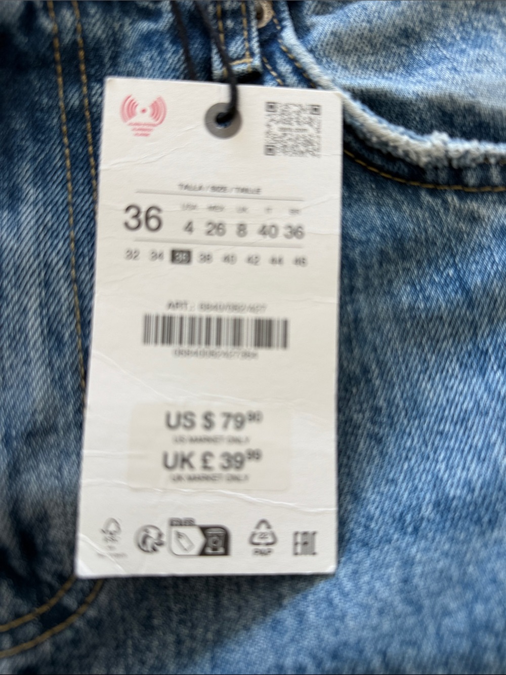 Zara Women's Straight-Leg Jeans - Light Blue Wash - Picture 2 of 3